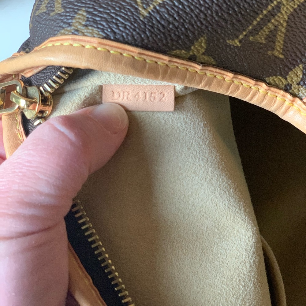 Authentic Louis Vuitton Estrella MM handbag - Picture 13 of 13